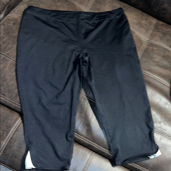 GAP Pants - GAP Body Black Capris